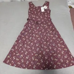 新品未使用定価7900円+税のdazzlin花柄プリントベルト付きワンピース