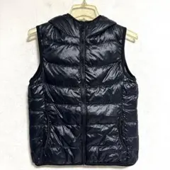 N157 ユニクロ　ウルトラライトダウンベスト　黒/S