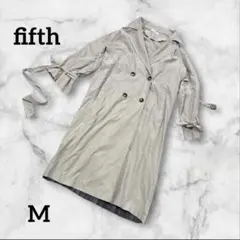 fifthフィフス ベージュ バックチェックプリーツ トレンチコート Mサイズのサムネイル