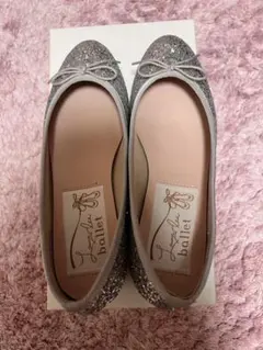 Laurentian ballet シルバー バレエシューズ 22.5cmのサムネイル