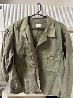 オリーブグリーン ミリタリージャケット