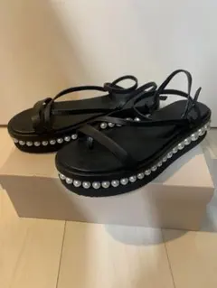 JIMMY CHOO パール サンダル ブラックのサムネイル