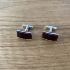 赤いエナメルカフリンクス