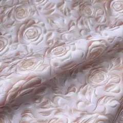 1㍍長薄らピンク色の綿シーチング立体バラのプリント生地ハギレ布