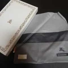 r*o様 新品未使用　BURBERRY グレー ストライプ ハンカチ　高島屋購入