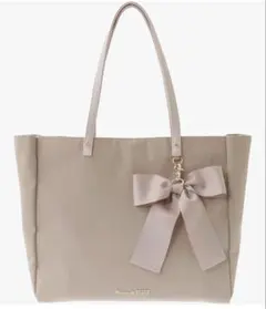 Maison de FLEUR リボンチャーム付き3ルームトートバッグ　ベージュ