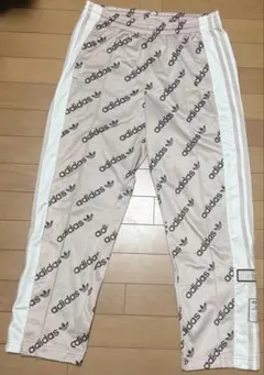 adidas originals トラックパンツ 総柄 ピンクベージュ系