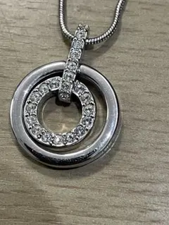 スワロフスキーネックレス