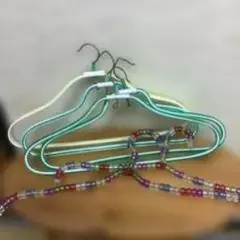 プラスチック製ハンガー3本セット