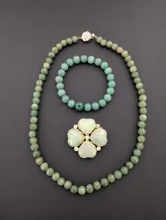 a*)様 翡翠？ ネックレス ブレスレット ブローチ　セット