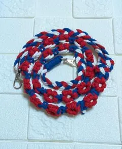 スマホショルダーストラップ　マクラメ　赤青白