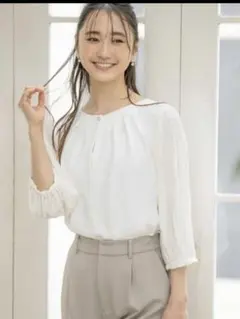 ★★エニィスィス　袖プリーツブラウス