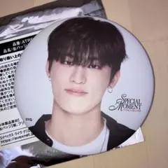 TREASURE ジョンウ まとめ売り 缶バッチ トレカ その他沢山 TREASURE ジョンウ トレカ 缶バッジ まとめ売り - メルカリ