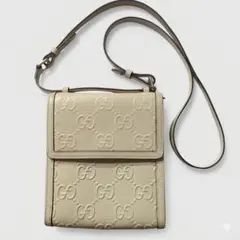 GUCCI グッチ GGエンボス 625782ショルダーバッグ レザーのサムネイル
