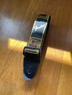 週末限定10%OFF‼︎ Fender ギターストラップ 黒/黄