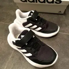 adidas キッズスニーカー 黒白　18.5cm (IE5983)