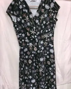 【エジェリ】 ワンピース　ネイビー＆花柄