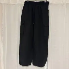 ブラックカーゴパンツ