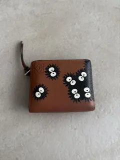 ロエベ×ジブリ　となりのトトロ　まっくろくろすけ　二つ折り財布 LOEWE（ロエベ） 〔新品同様品 - ほぼ新品〕LOEWE/ロエベ となりの