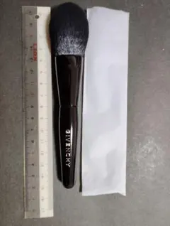 GIVENCHY フェイスブラシ 黒のサムネイル
