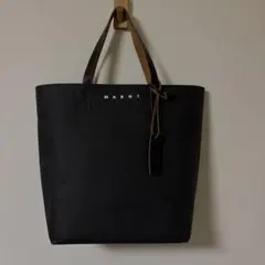 『美品』MARNI マルニ セルロース ショッピングトートバッグ ブラックのサムネイル