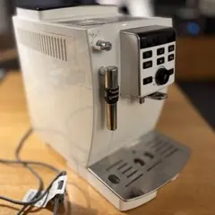 DeLonghi MAGNIFICA S エスプレッソマシンのサムネイル