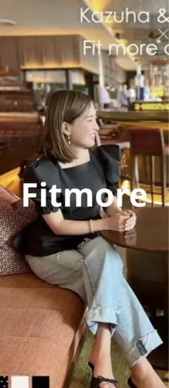 Fitmore ボリュームスリーブシェイプラインブラウス　バックリボン　ブラック