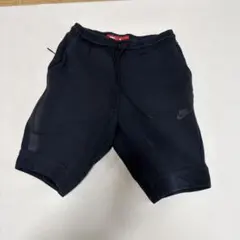 Nike ブラック　ショートパンツ　テックフリース　Sサイズ