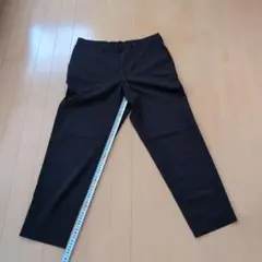 GU 黒のスラックステーパードパンツ