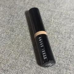 【美品】BOBBI BROWN スキン コンシーラー スティック 06 ベージュのサムネイル
