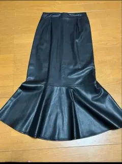 黒 合成皮革 マーメイドタイトスカート