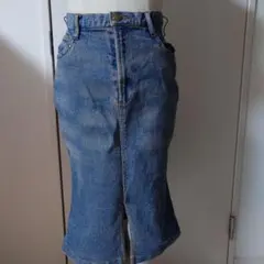 デニムブルー タイトスカート スリット入り