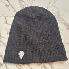 リブ編みダークグレーニット帽