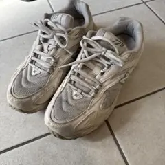 New Balance ML725 ホワイト