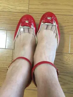 夏のセール‼️D &G 赤リボンハイヒールのサムネイル