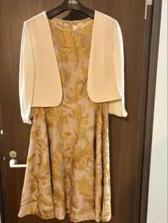 グレースコンチネンタル　Aラインドレス　ボレロ付きのサムネイル
