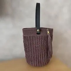 タッセル付き　編み物　ワンハンドバッグ　ハンドメイド
