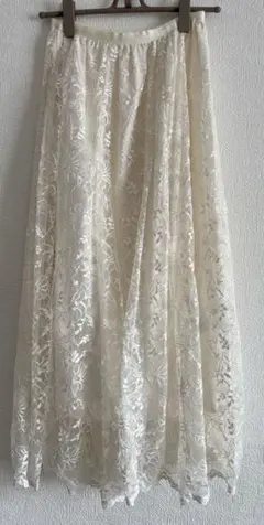 クチュールブローチ　レーススカート