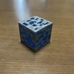 マイクラのブロック　ダイヤ？ラピスラズリ？