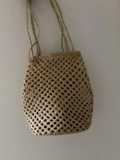 新品同様】ラフィアのトートバッグ 丸底 かごバッグ キナリ - メルカリ