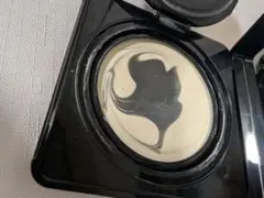 ジバンシィ GIVENCHY ソワン ノワール UV コンパクトのサムネイル