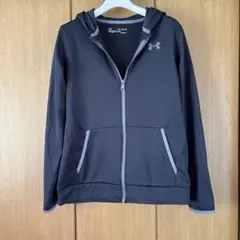 Under Armour 黒 フルジップフーディ
