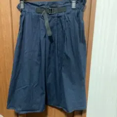 【150cm】HusHusH ネイビースカートのサムネイル