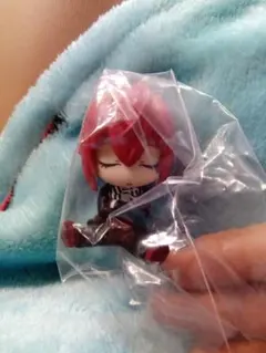 ツイステッドワンダーランド 肩ズン リドル