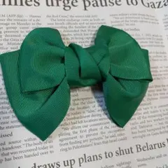 大きなグリーンリボンヘアバレッタ