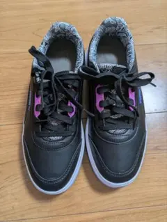 【ほぼ未使用】PUMA ブラック/パープル スニーカー