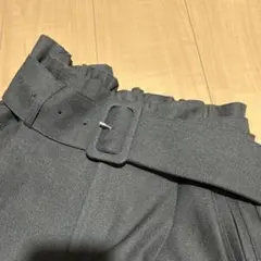 Thevon ベルト付き起毛ハイウエストタックパンツ