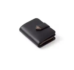 新品・PRADA ブラック 二つ折り財布