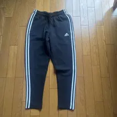 adidas アディダス　3本ライン 黒ジャージパンツ　Mサイズ