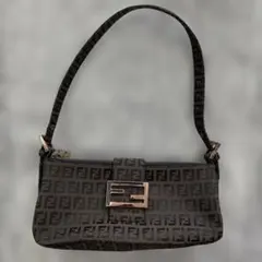 2026年最新】fendi マンマバケット ブラックの人気アイテム - メルカリ